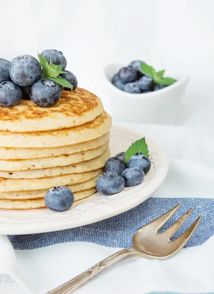 Pancakes with berries — Stock Photo, Image