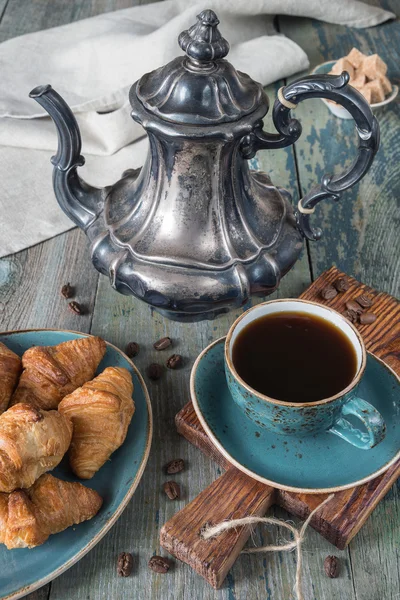 Coffee and croissants — Stock Photo, Image