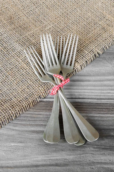 Vintage vorken op tafel — Stockfoto