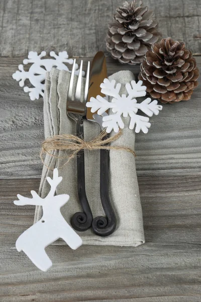 Hermosa vajilla en la mesa de Navidad —  Fotos de Stock