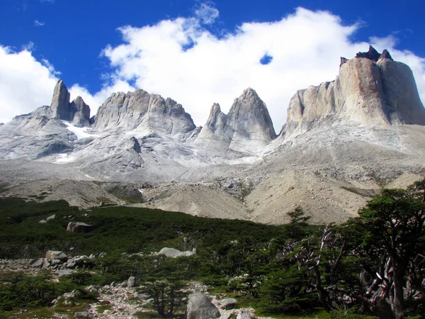 智利巴塔哥尼亚Torres Del Paine国家公园的山区景观 — 图库照片