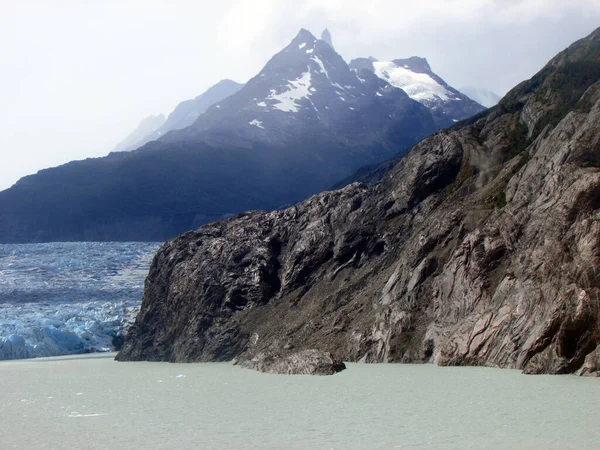 智利巴塔哥尼亚Torres Del Paine国家公园的Lago Grey和冰川灰 — 图库照片