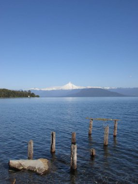 Lago Rupanco & volkan punteagudo, Şili. Doğa fotoğrafı