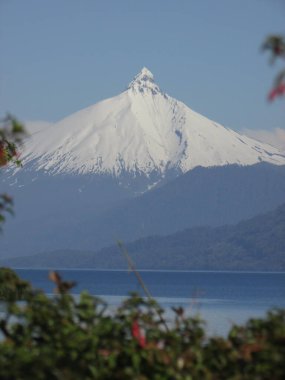 Volkan Punteagudo ve lago Rupanco, Şili 