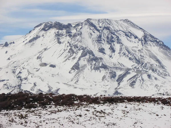 Descabezado Grande Volcano Altos Del Lircay Regin Del Maule 安第斯山脉探险 — 图库照片