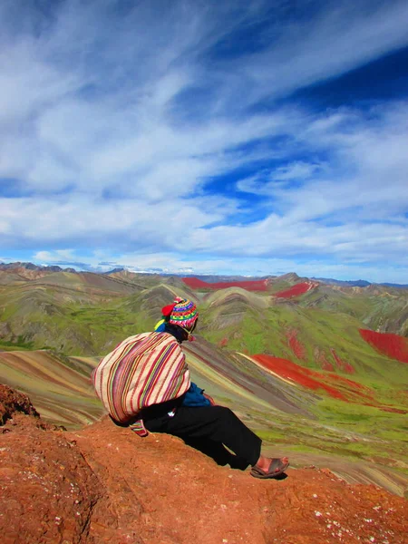 Quechua Mann Und Regenbogenberg Palcoyo Cusco Peru Reisefoto — Stockfoto