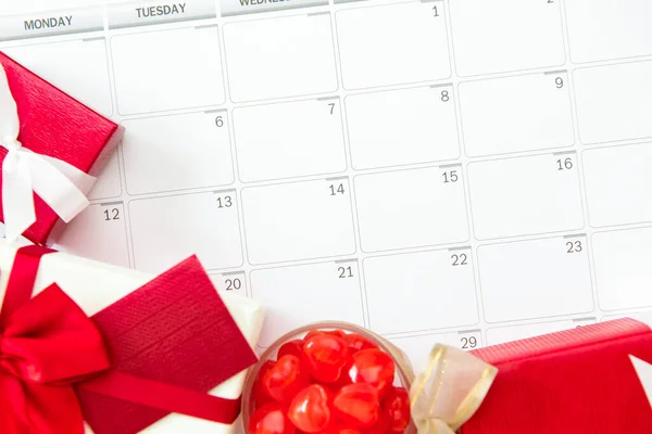 Regali San Valentino Nozze Sullo Sfondo Del Calendario — Foto Stock