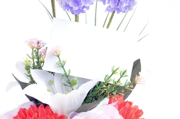 Cartão vazio em buquê de flores — Fotografia de Stock