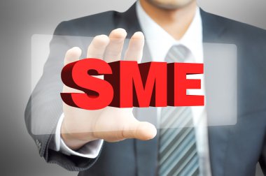 KOBİ işareti ile sanal ekran tutan el