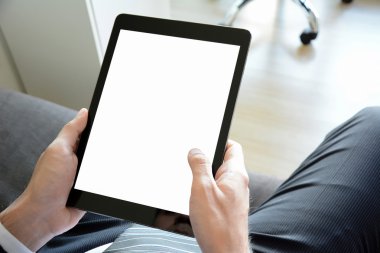 Tablet pc ile boş perde holding eller