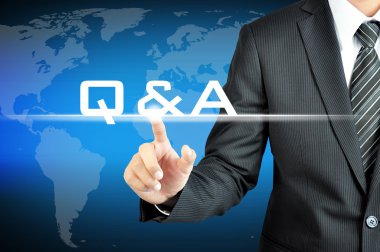 Sanal ekran Q & bir tabelada dokunmadan işadamı el