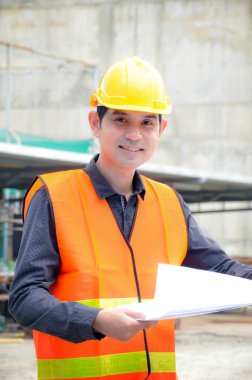 Asya mühendis ya da foreman