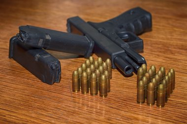 İçinde belgili tanımlık geçmiş tablo topundan madde işaretleri