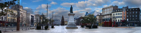 Панорамный Снимок Площади Жод Клермон Ферране Дезертировавшей Время Заключения Puy — стоковое фото