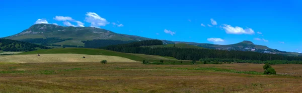 夏天的Sancy Puys链全景 法国奥弗涅 — 图库照片