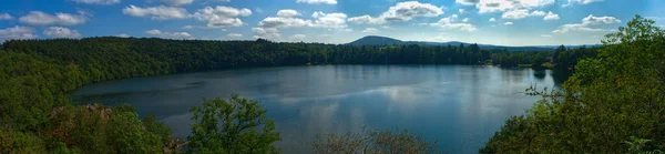 Vista Gour Tazenat Lago Vulcânico Auvergne Charbonnieres Les Vieilles — Fotografia de Stock