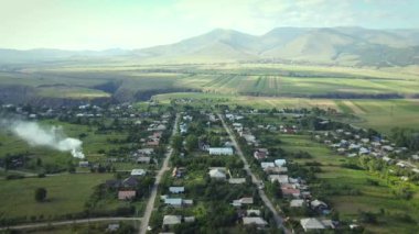 Terk edilmiş Rus Ortodoks Kilisesi 'nin havadan görünüşü. Ermenistan, Kafkaslar