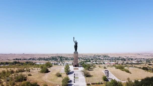 Vista Aérea Del Famoso Monumento Colosal Madre Armenia Gyumri — Vídeo de stock