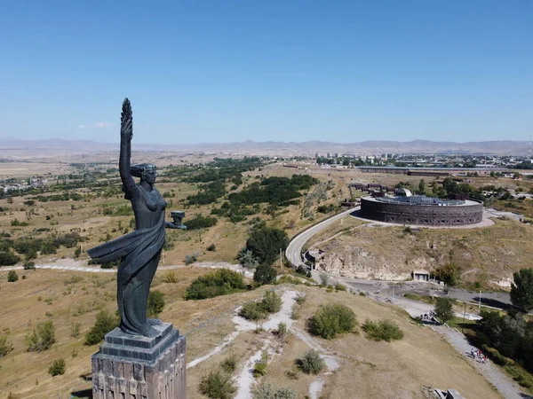 Vista Aérea Famoso Monumento Colossal Mãe Armênia Gyumri — Fotografia de Stock