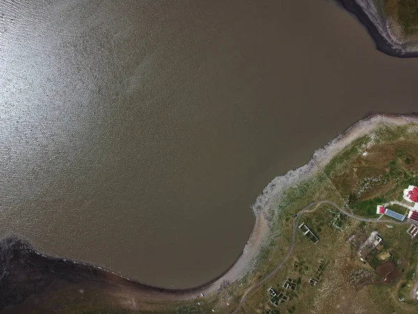 Drone Aérien Lac Mountain Avec Lent Rivage — Photo