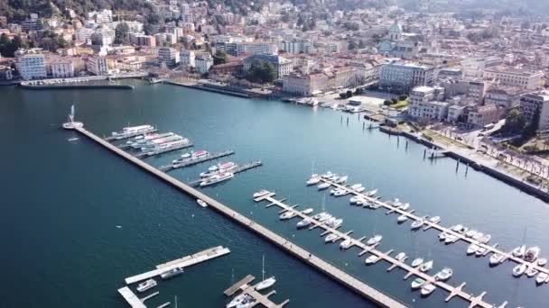 Drone aéreo do porto histórico de Como Lake, Itália — Vídeo de Stock