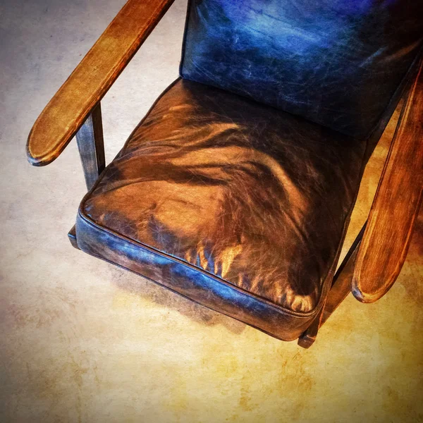 Fauteuil en cuir de style rétro — Photo