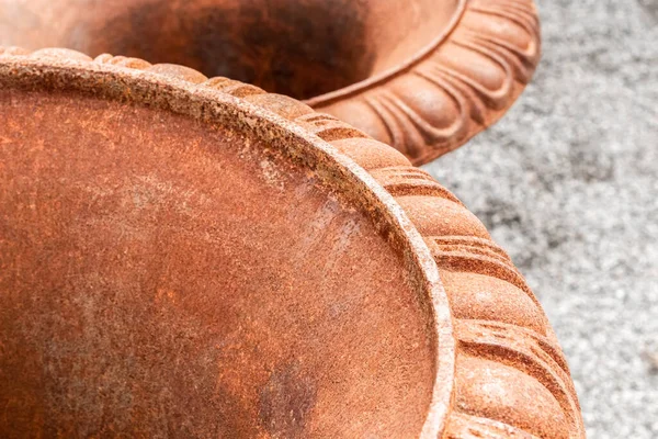 Two Big Metal Rusty Orange Vases Garden Decor — Stock Photo, Image