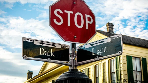 Rua Assine Direção Caminho Para Luz Escuro — Fotografia de Stock