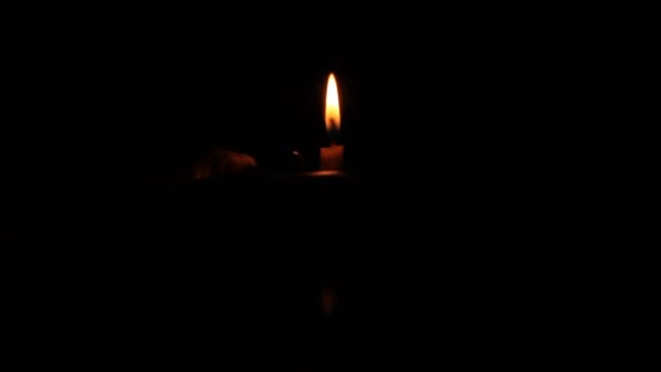 Hořící svíčky — Stock video