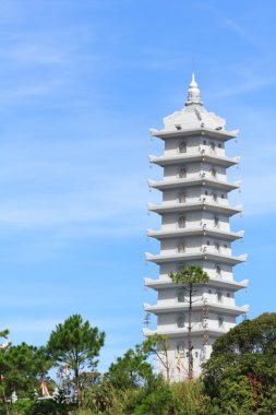 güzel dağlar ve mavi gökyüzü