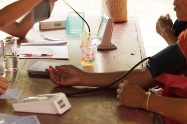 Doktorlar tansiyon hastaları