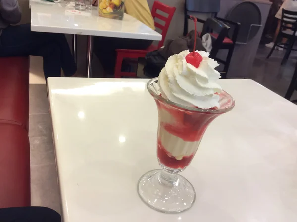 Helado en una taza — Foto de Stock