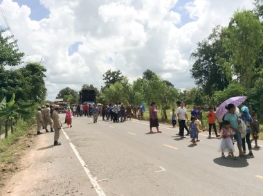 Mahasarakham, Tayland - 30 Ekim: 20,2014 içinde Mahasarakham, Tayland Ekim tarihinde Tayland geleneğinde geçit töreni