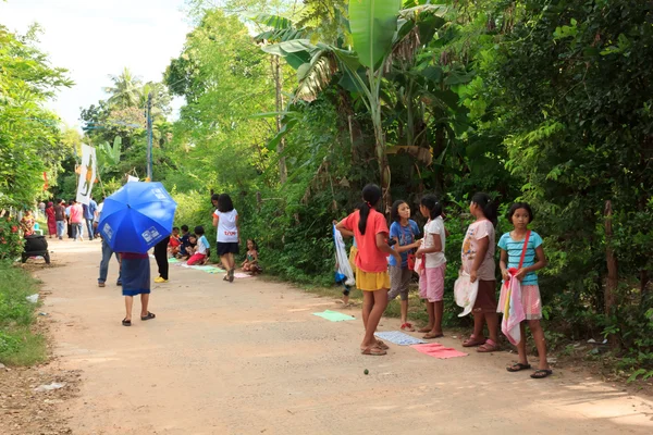 MAHASARAKHAM, THAÏLANDE - 28 OCTOBRE : Défilé dans la tradition thaïlandaise le 20 octobre 2014 à Mahasarakham, Thaïlande — Photo