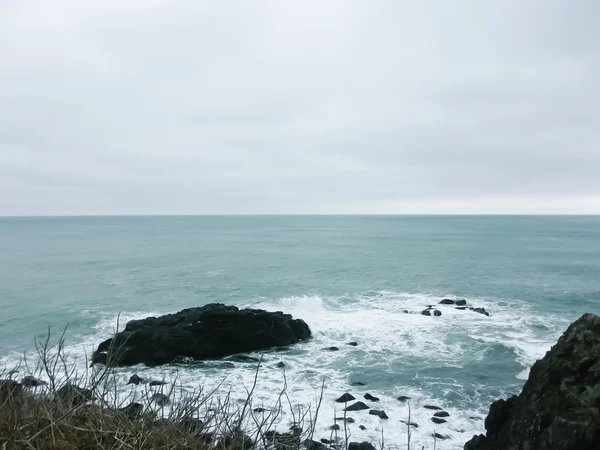 Dalgalar kıyıya — Stok fotoğraf