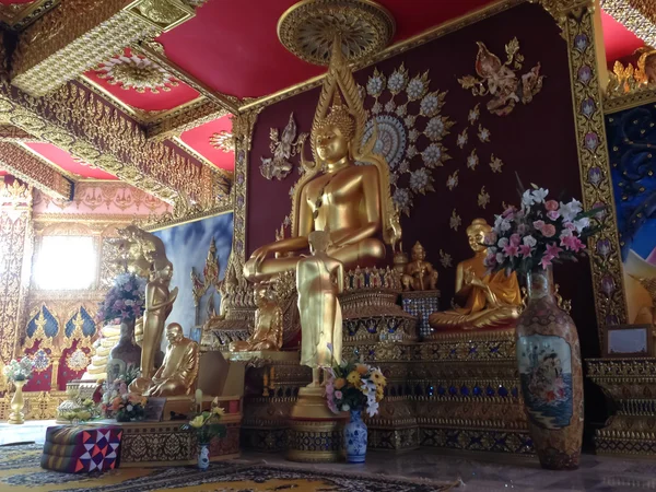 Posągi buddyjskie w świątyni Tajlandii — Zdjęcie stockowe