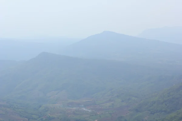 蓝天群山 — 图库照片