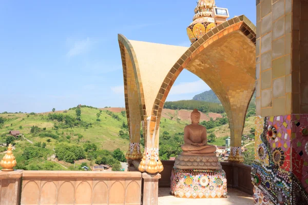 Złote posągi Buddy w świątyni — Zdjęcie stockowe