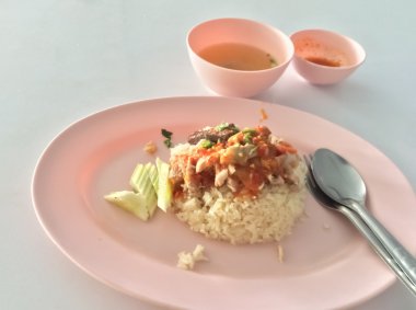 Hainanese tavuklu pilav