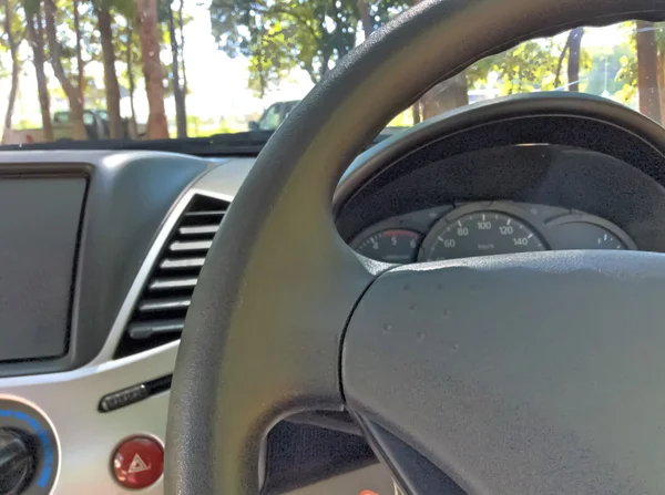 Horn on the steering wheel — Stock Photo, Image