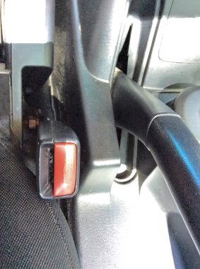 Otomobillerde emniyet kemeri