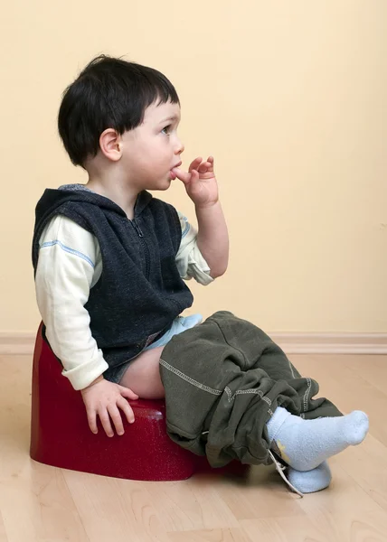 Child on potty — Stock Photo, Image