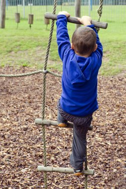 Çocuk Bahçesi, tırmanma merdiveni