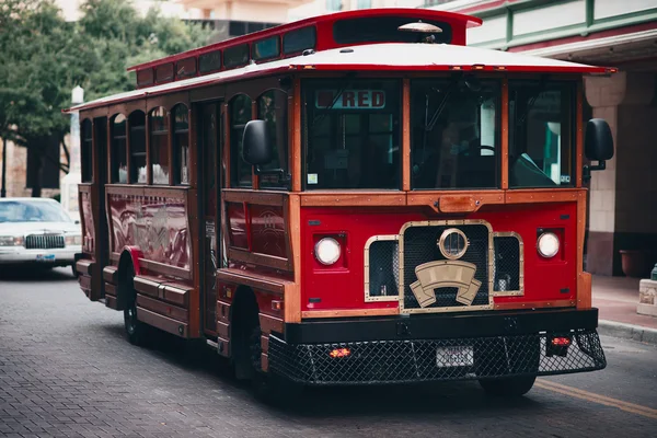 San Antonio, Texas - September 9: Oude tram op de weg, 9 September 2013 — Stockfoto