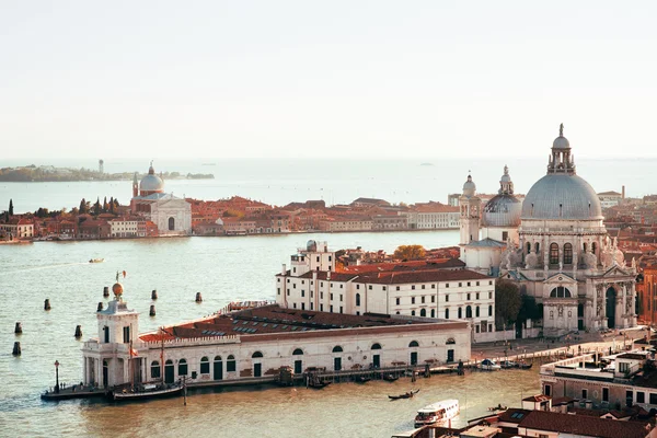 Panorama-Luftbild von Venedig mit der Santa Maria della Salute Kirche, Venetien, Italien — Stockfoto
