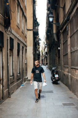 Eski Barselona Gothic çeyrek sokaklarında