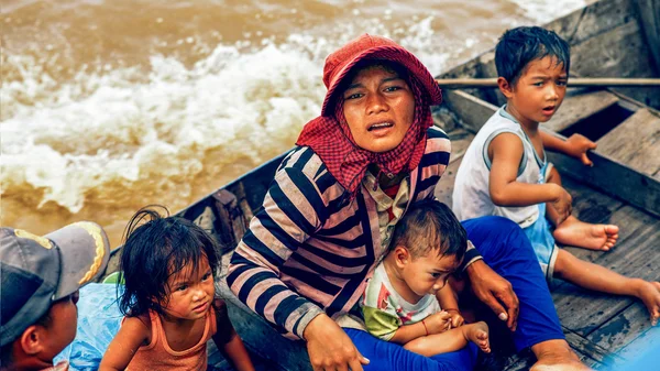 Siem Reap에 Tonle 수액 호수 캄보디아 사람들이 살으십시오 — 스톡 사진