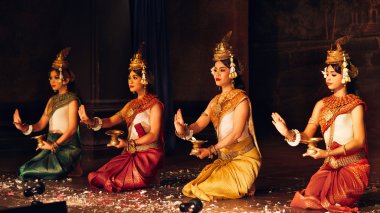 raditional Apsara Khmer Kamboçyalı dans