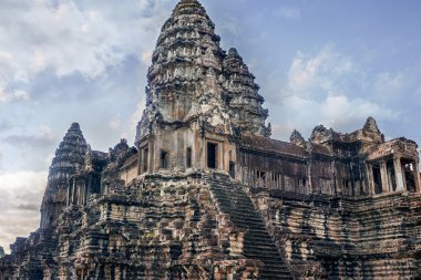 Angkor Wat kule yapılarının girişine