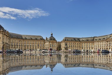  Bordeaux 'da Bourse Meydanı